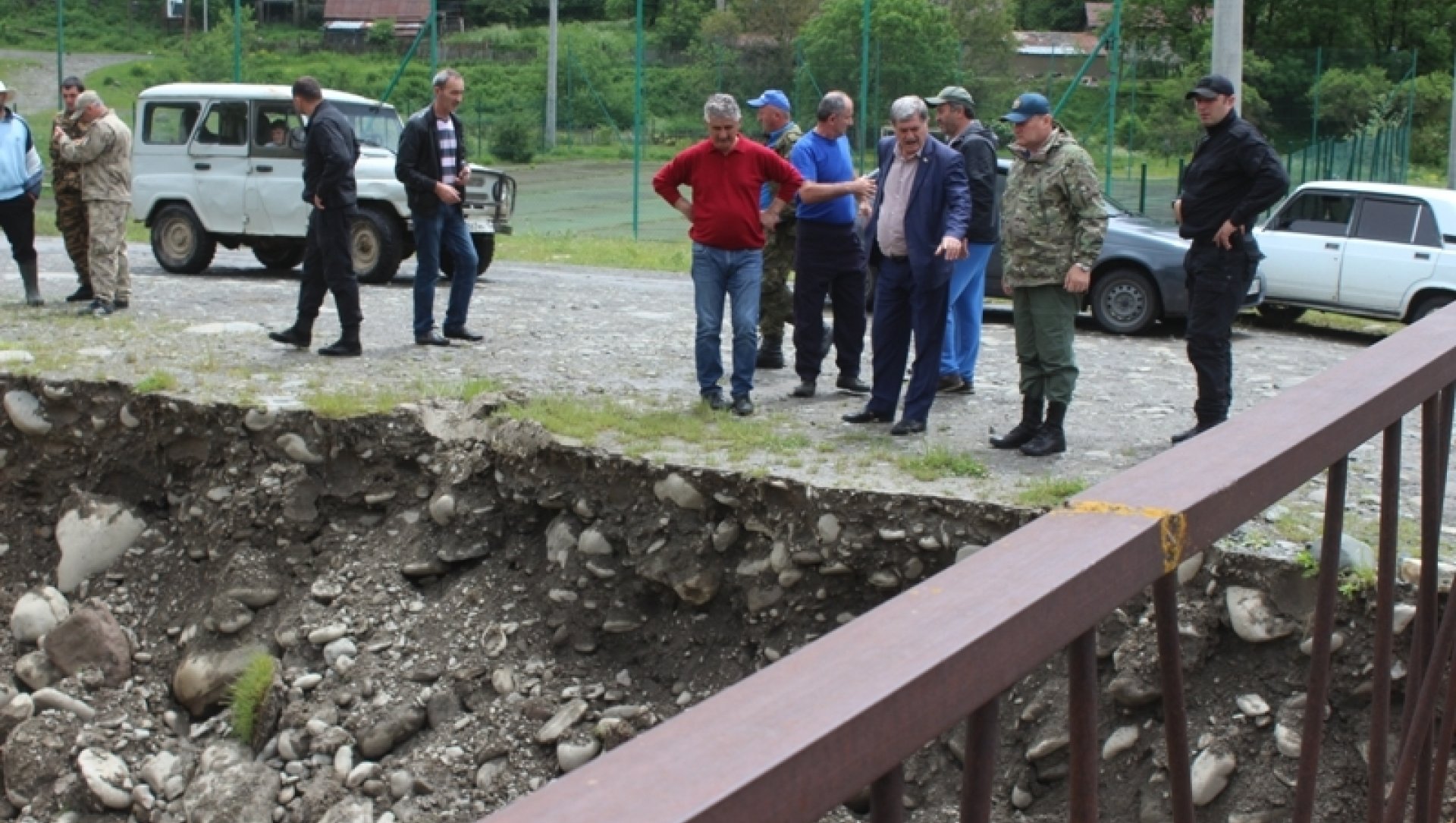 Правительство работает над устранением результатов паводка в Дзауском районе