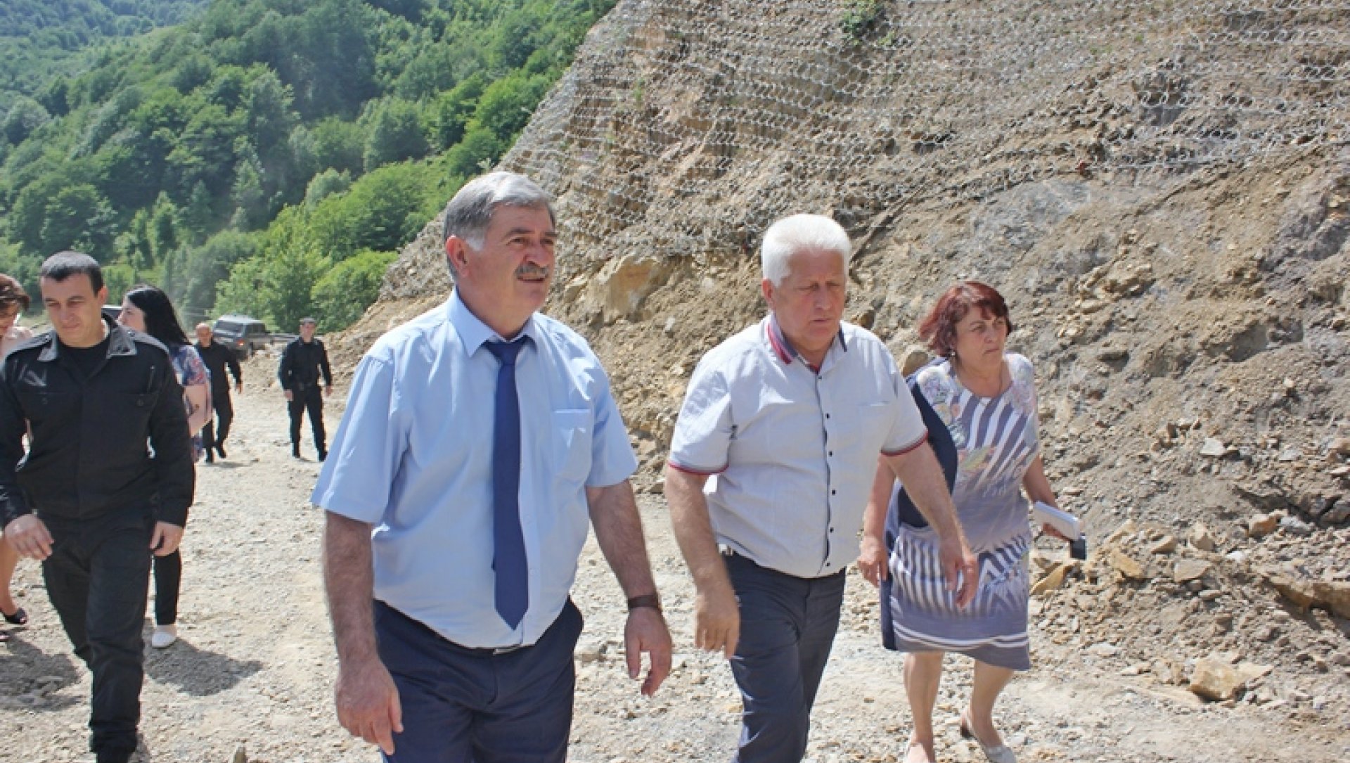 Эрик Пухаев проинспектировал строительство дороги Гуфта-Квайса