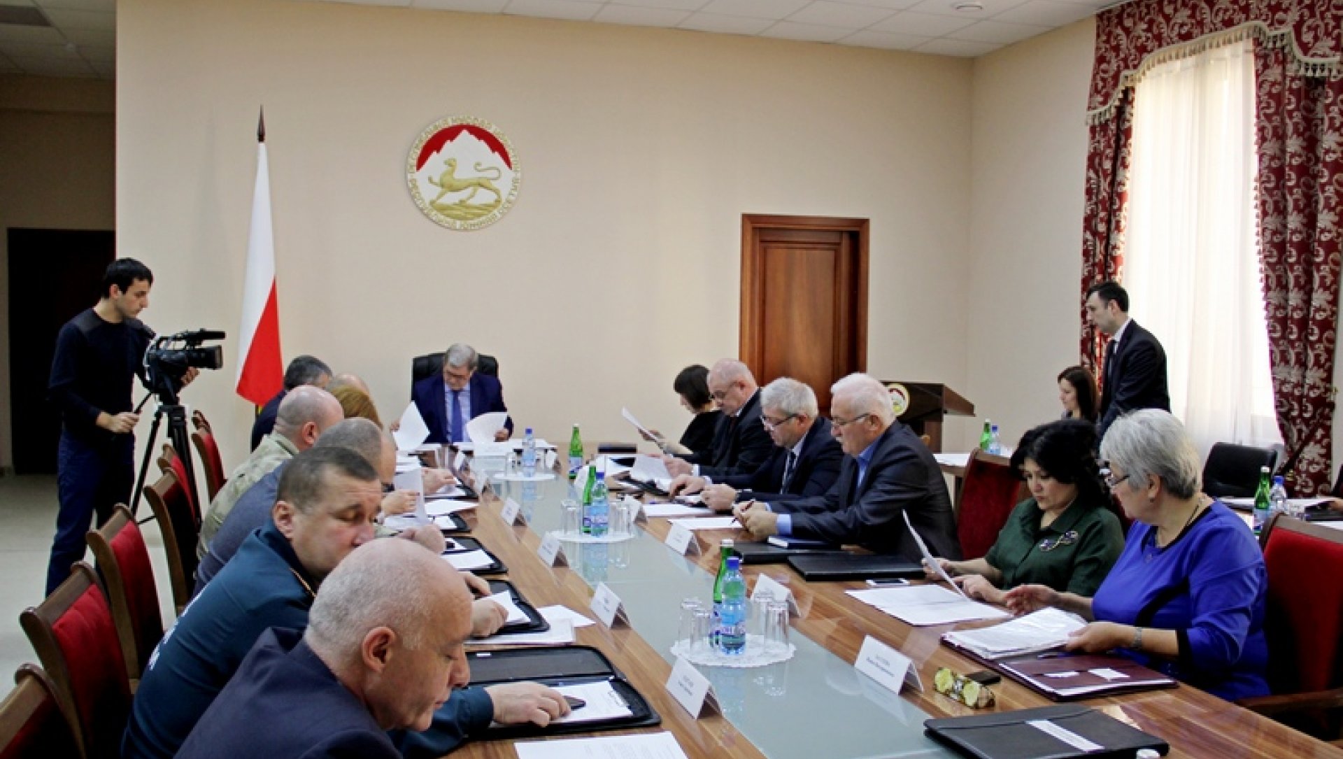 Об исполнении поручений, ношении оружия и надбавках к зарплате