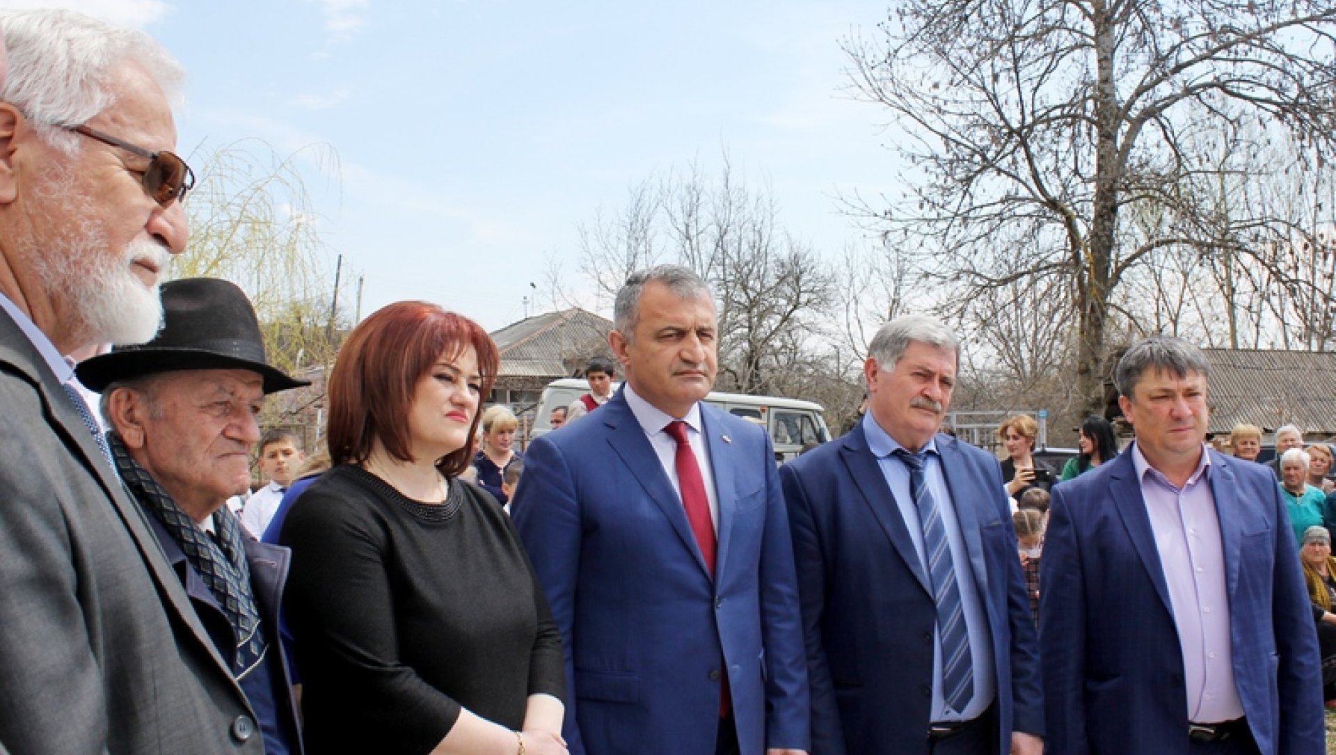 Эрик Пухаев принял участие в открытии памятника Владимиру Икаеву