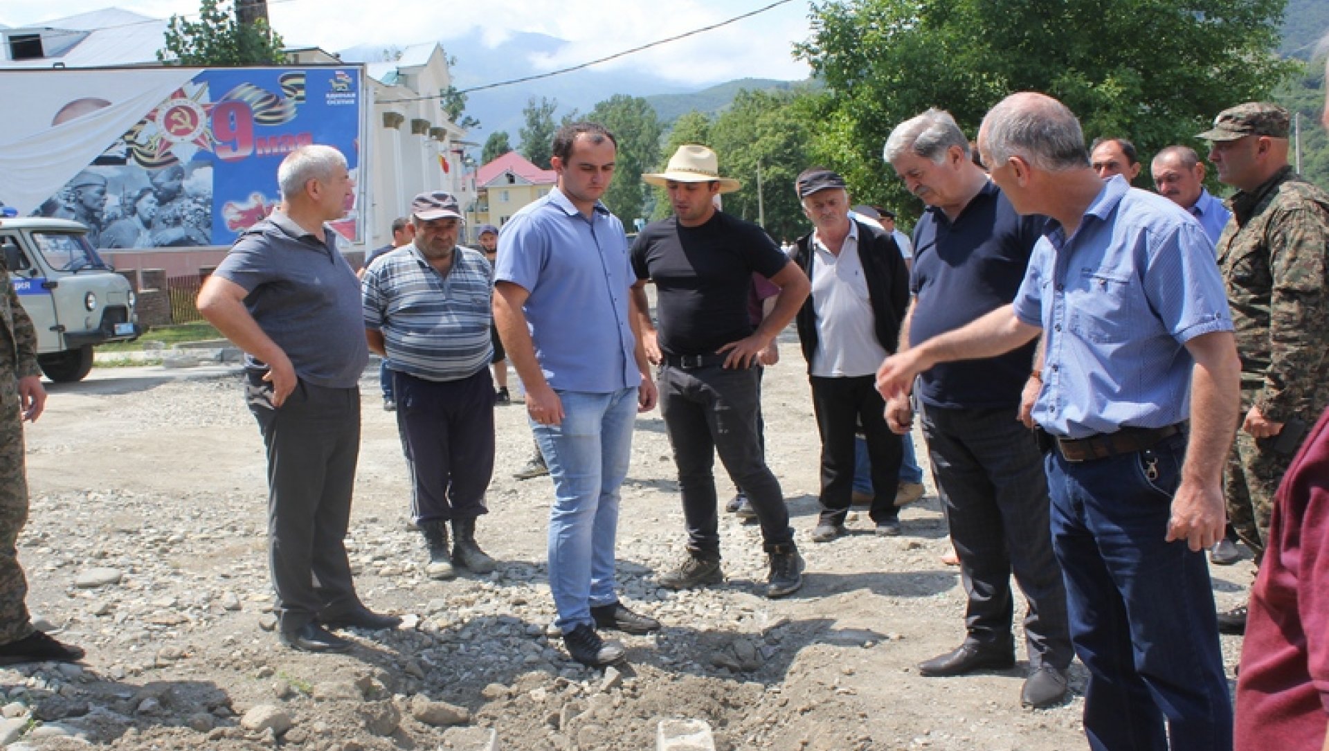 Эрик Пухаев проинспектировал строящиеся объекты в Квайса и Дзау