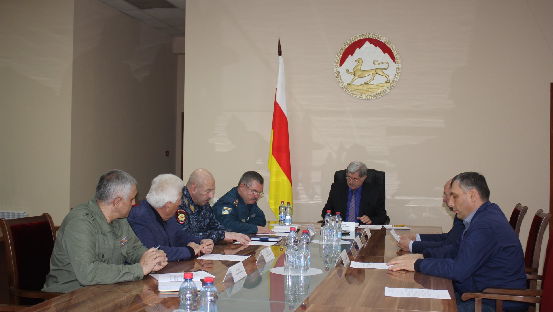 Эрик Пухаев провел заседание комиссии по ЧС