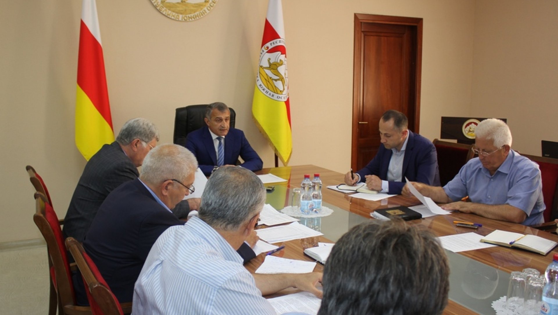 Анатолий Бибилов: «Необходимо нарастить объемы работ по объектам Инвестпрограммы и уложиться в график»