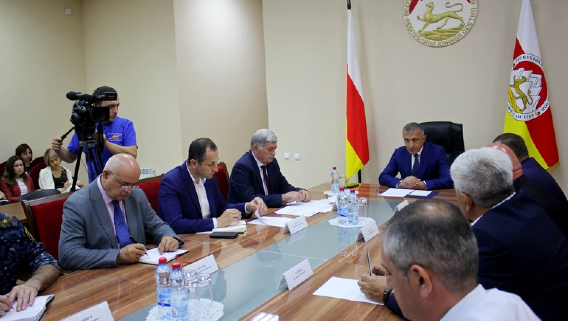 Анатолий Бибилов: «Руководство республики решает возникающие в связи с ограничениями проблемы»