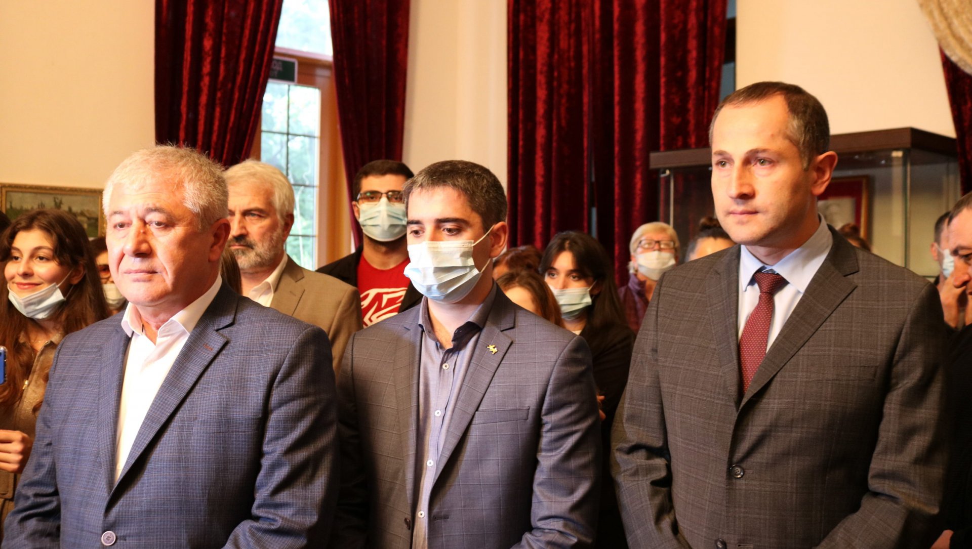 Геннадий Бекоев принял участие в открытии выставки Василия Кокоева