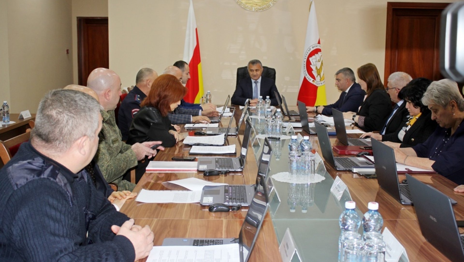 Президент поручил Правительству проработать вопрос снижения цены ГСМ