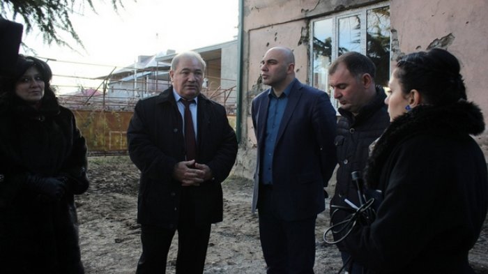 Доменти Кулумбегов проинспектировал ход восстановительных работ в ДОУ №14 и №20 города Цхинвал