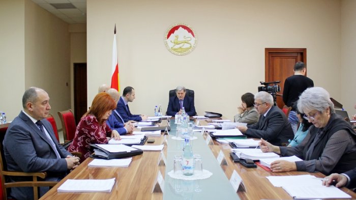 О нормативах ЖКХ, потреблении алкоголя, исполнении госбюджета