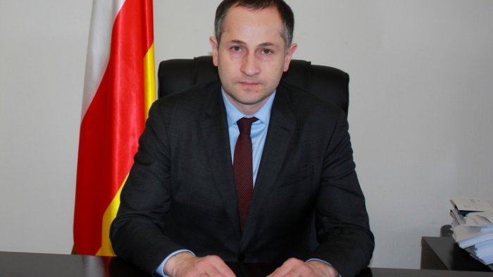 Геннадий Бекоев ознакомился с ходом работ на строящихся улицах Дзуского района