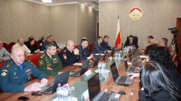 Об изменениях в конституционном законе, образовательных стандартах, составе коллегии природоохранного ведомства