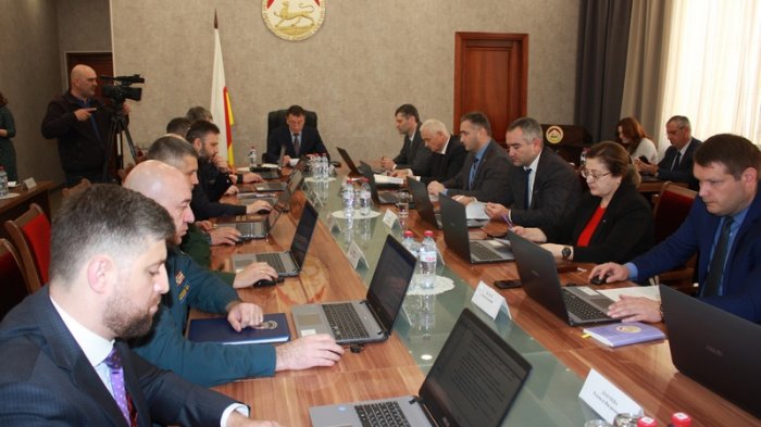 О выделении материальной помощи из Резервного фонда Правительства