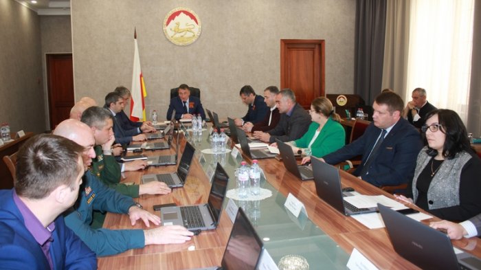 Об оказании материальной помощи пострадавшим при пожаре и выделении денежных средств Таможенному комитету