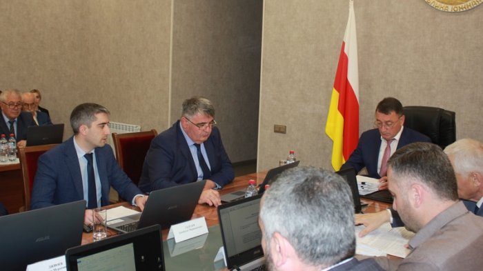 О порядке контроля за исполнением обязательств инвесторами