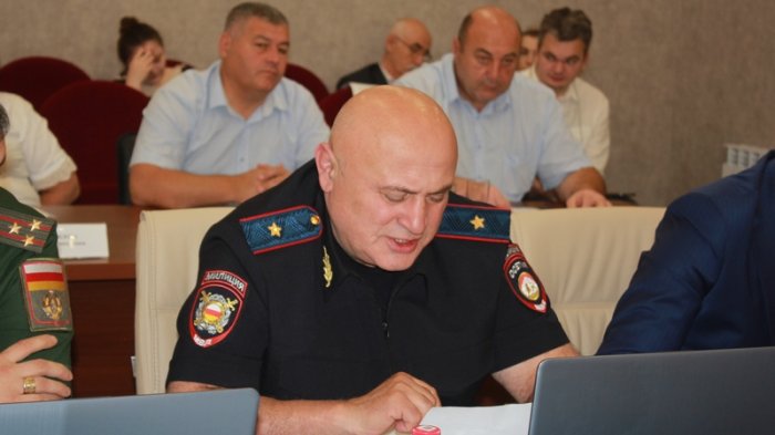 О награждении оружием граждан Южной Осетии