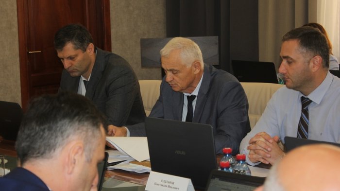 Об установлении стимулирующих надбавок к окладам некоторых категорий работников ГБУ «Республиканская ветеринарная лаборатория»