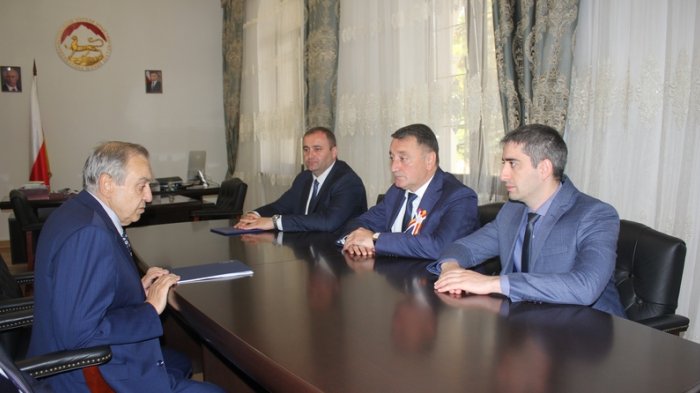 Константин Джуссоев и Георгий Мурадов обсудили вопросы сотрудничества Южной Осетии и Крыма