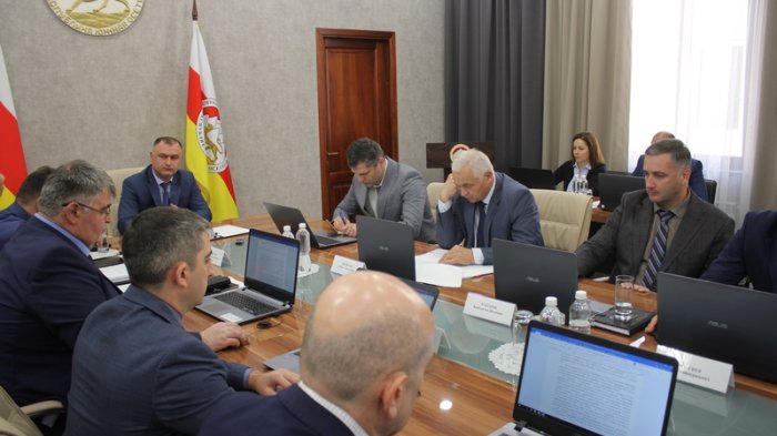 На заседании Правительства обсудили исполнение бюджета республики