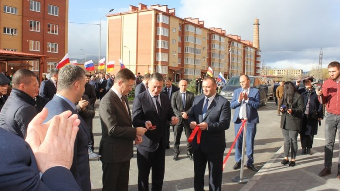 Александр Новак принял участие в открытии нового жилого комплекса