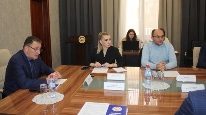 Константин Джуссоев провел совещание по вопросам работы ЖКХ и улучшения собираемости платежей