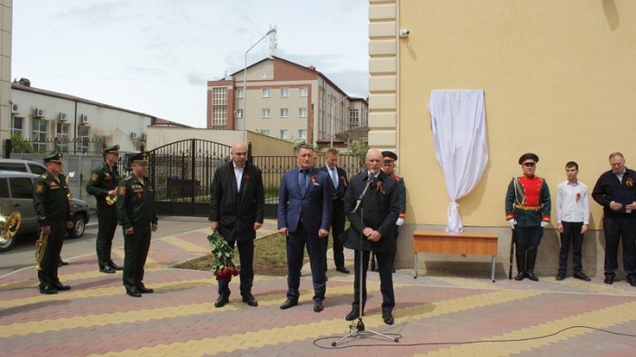 В Цхинвале прошло открытие мемориальной доски в честь эвакуационного госпиталя 