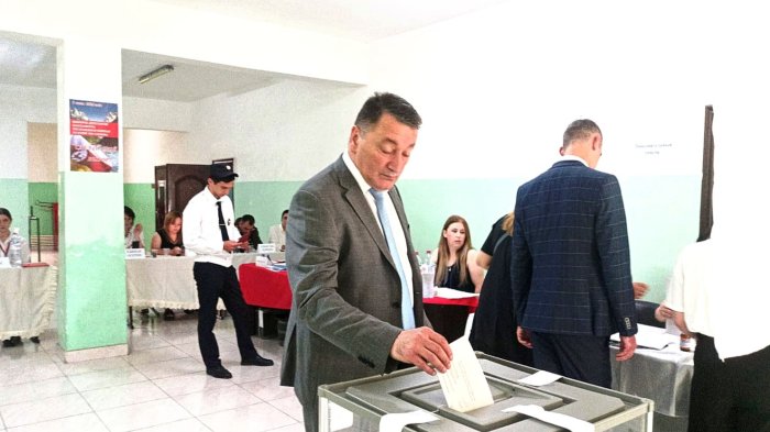 Константин Джуссоев принял участие в выборах депутатов Парламента Республики Южная Осетия VIII созыва