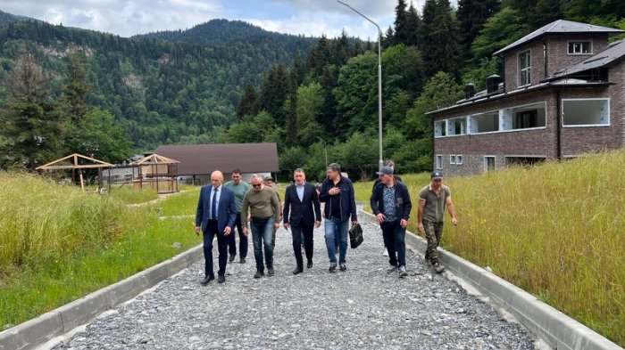 Константин Джуссоев и Дмитрий Вольвач осмотрели объект Инвестпрограммы в Дзауском районе 