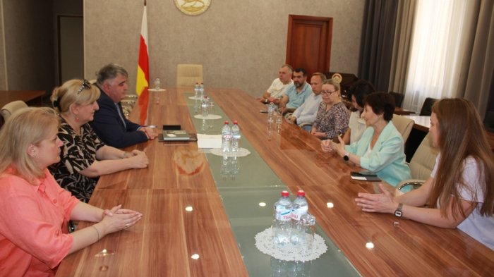 Алан Джиоев встретился со специалистами НМИЦ ССХ  им. А.Н.Бакулева 