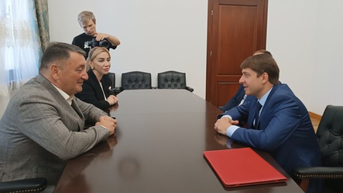 Встреча Константина Джуссоева с ректором СКФУ Дмитрием Беспаловым