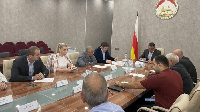 Константин Джуссоев провел заседание штаба по вопросам реализации Инвестпрограммы 2024