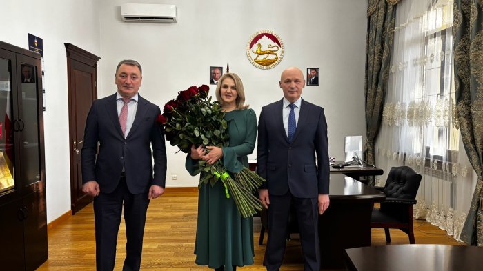 Михаил Мишустин поздравил Мадину Кокаеву с Международным женским праздником 