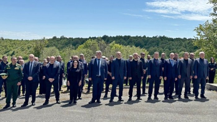 Константин Джуссоев почтил память жертв Зарской трагедии