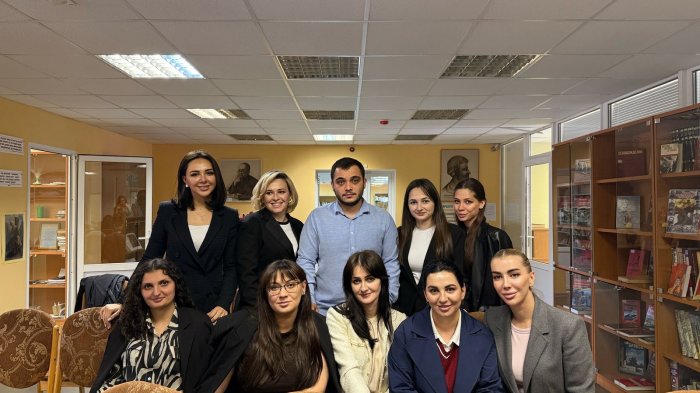 Команда Аппарата Правительства победила в товарищеской игре по «Брейн-рингу»