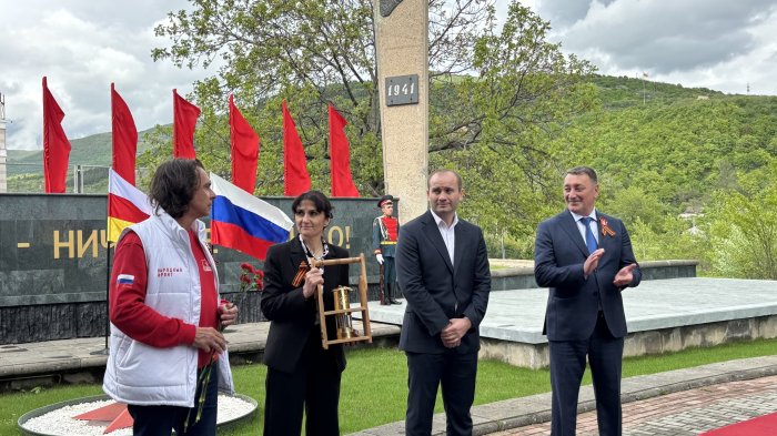 В Цхинвале прошла акция «Огонь Памяти», приуроченная к 80-летию Победы