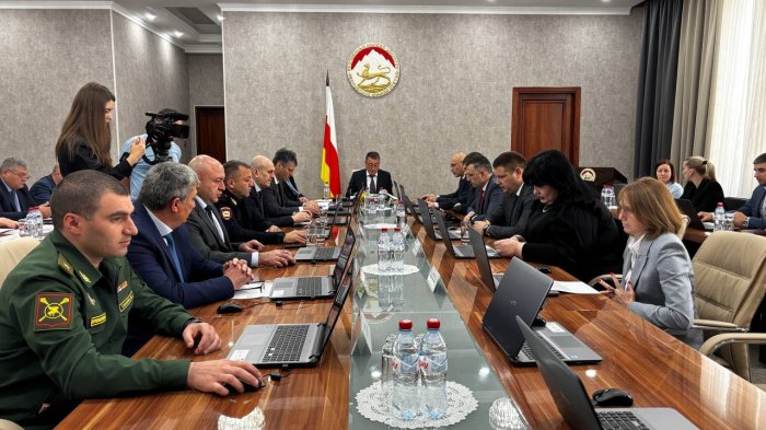 Кабмин одобрил изменения в зарплатах для госучреждений