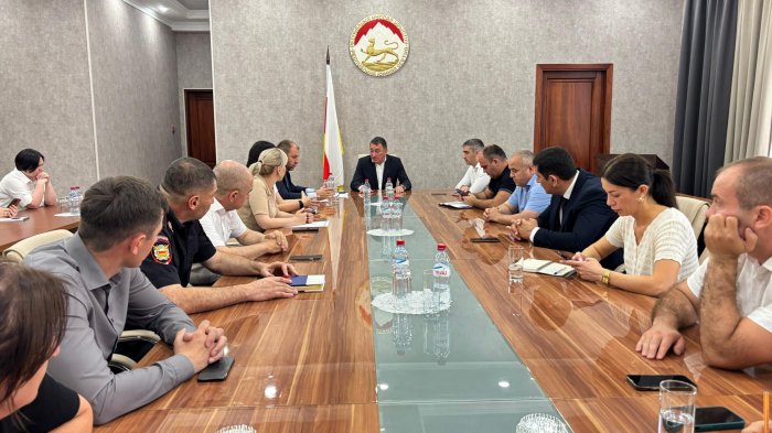 Константин Джуссоев провел совещание по вопросам подготовки к 1-му международному форуму в Южной Осетии