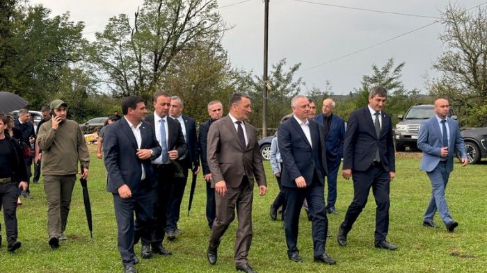 Константин Джуссоев и Бадра Гунба посетили конноспортивные состязания