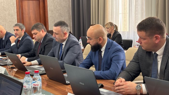 Правительство продолжает оказывать помощь пострадавшим жителям