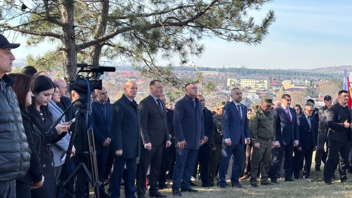 В Южной Осетии отметили День мужества и народного единства