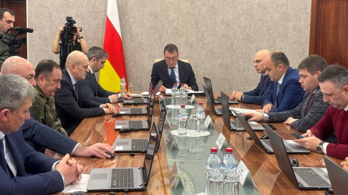 Помощь погорельцам продолжается