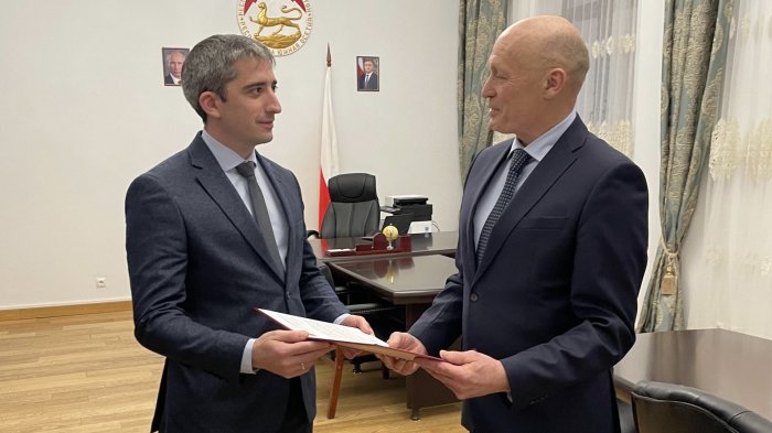 Михаил Мишустин поздравил Дзамболата Тадтаева с назначением на должность Председателя Правительства