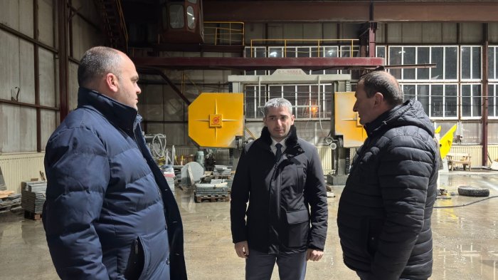  Дзамболат Тадтаев проинспектировал работу камнеперерабатывающего завода