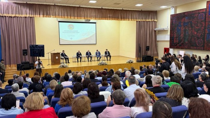 Марат Камболов принял участие в Республиканском педагогическом совете
